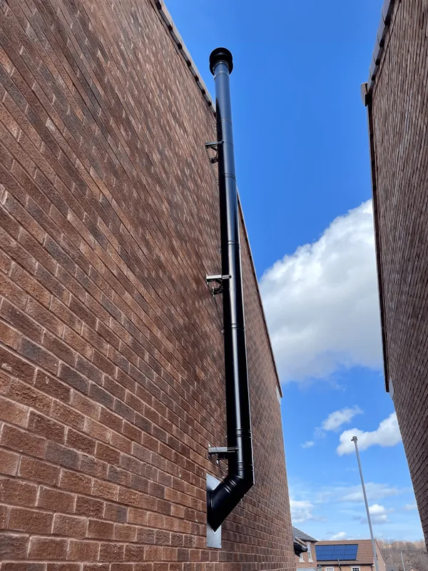 Twin-wall flue installation