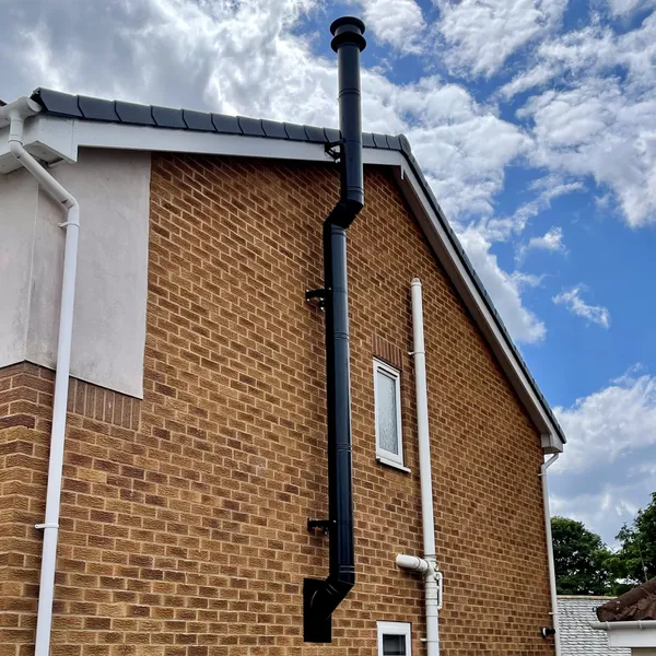 Twin-wall flue installation